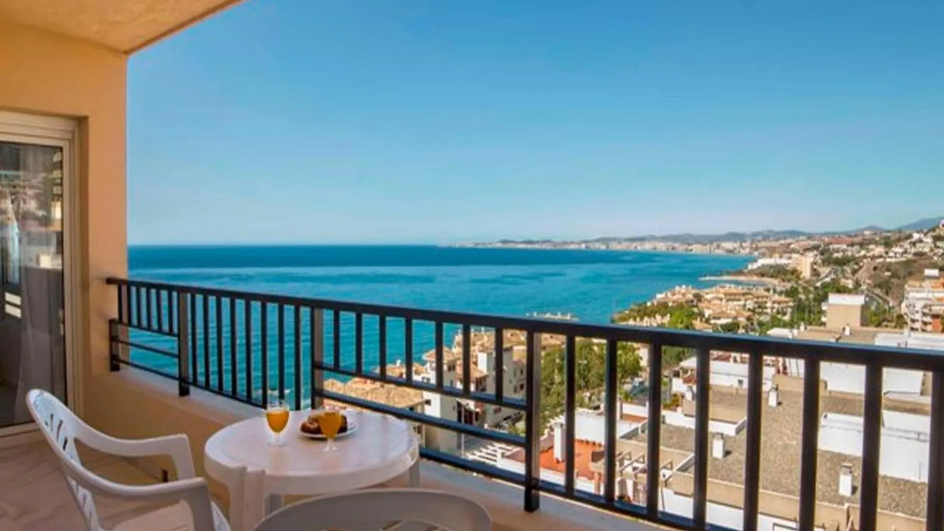 Pleasant Apartment In Benalmadena Near Playa Beach